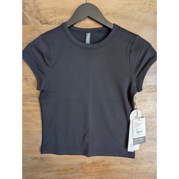 Vuori Tops - NWT Vuori Halo Baby Tee Shirt Womens S Black Solid Crop Short Sleeve Performance